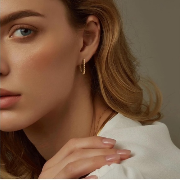 GOLD 18k Gold Plated Beaded Earrings - Picture 3 of 3